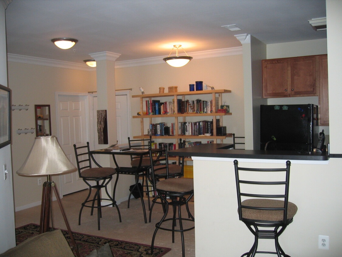 Primary Photo - 4854 Eisenhower Ave