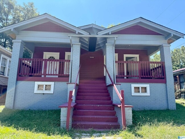 Building Photo - 2335 20th Pl SW