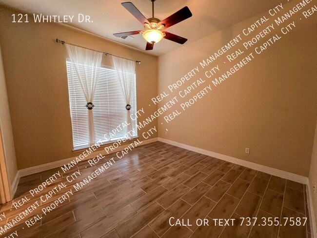 Foto del edificio - 121 Whitley Dr