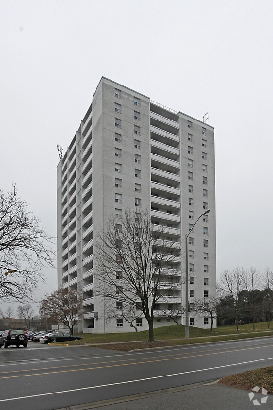 The Carillon Apartments 150 Paisley Blvd Mississauga, ON