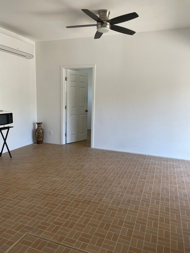Living Area - 6047 Southside Dr
