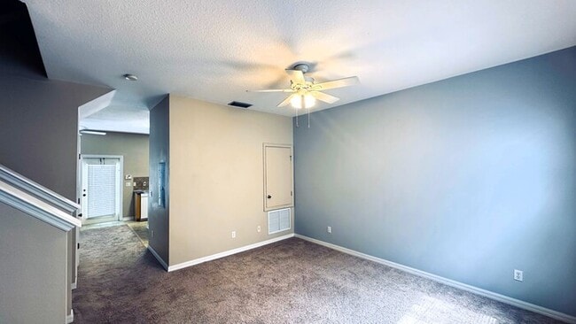 Building Photo - Elegant 2 Master Suite Townhome with Disne...