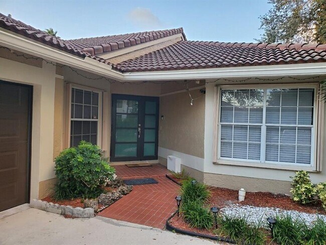 Building Photo - 10401 NW 10th Ct