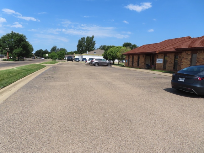 Building Photo - 4343 Ridgecrest Cir