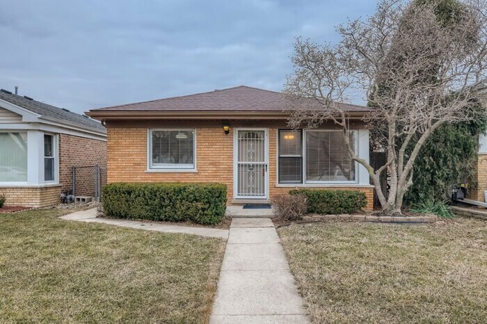 Primary Photo - 7504 Latrobe, Burbank, IL, 60459