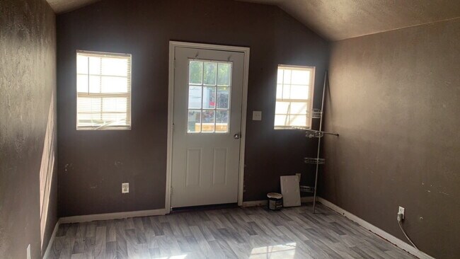 Foto del edificio - Cheap 1 bed tiny home available for Rent i...