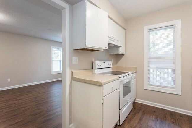 Building Photo - 918 Fiske St