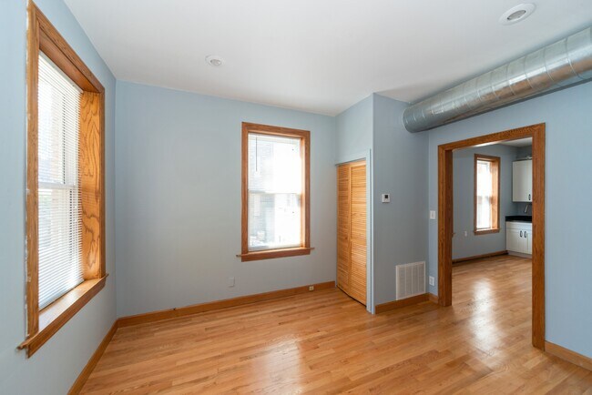 Foto del edificio - 1307 N Ashland Ave
