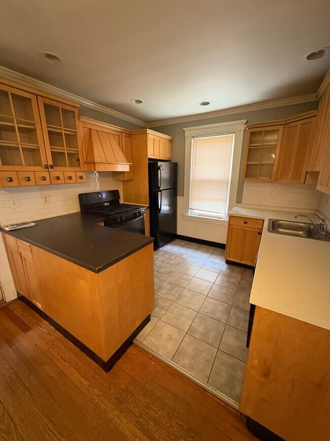 Foto del edificio - 50 Woodbridge Ave
