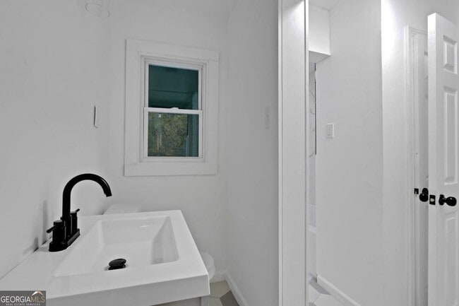 Building Photo - 1382 Childress Dr SW
