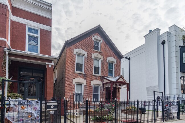 Building Photo - 1711 W Huron St