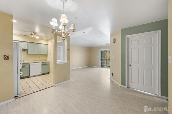 Building Photo - 1036 Waterford Dr