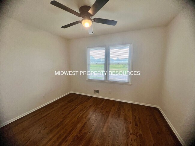 Foto del edificio - Freshly Updated 2 Bedroom Duplex