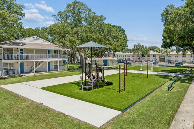 Patio de juegos - Magnolia Apartments