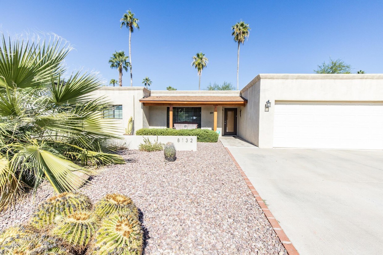 Foto principal - 8132 E Jackrabbit Rd