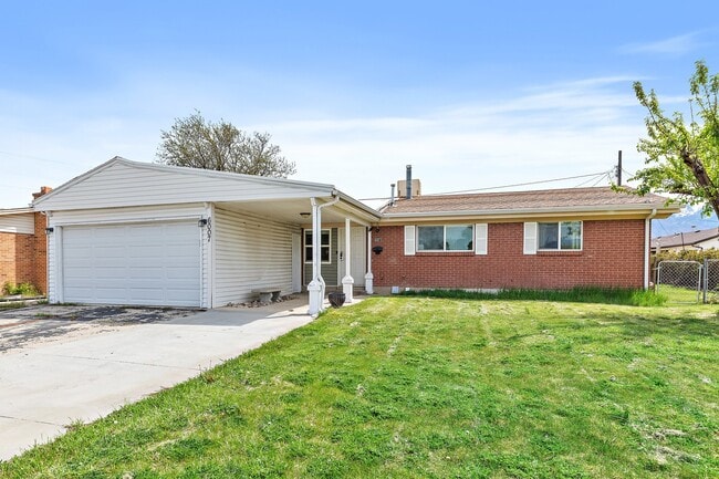 Photo - 6007 S 115 W House
