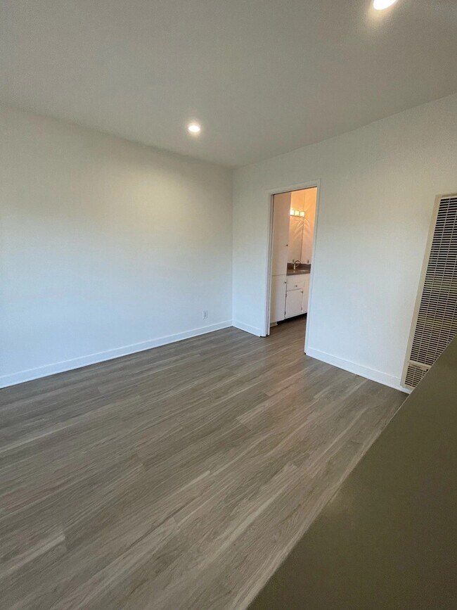 Foto del edificio - 5307 Sepulveda Blvd