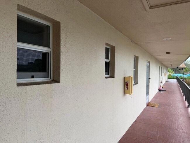 Foto del edificio - 506 Davis Rd