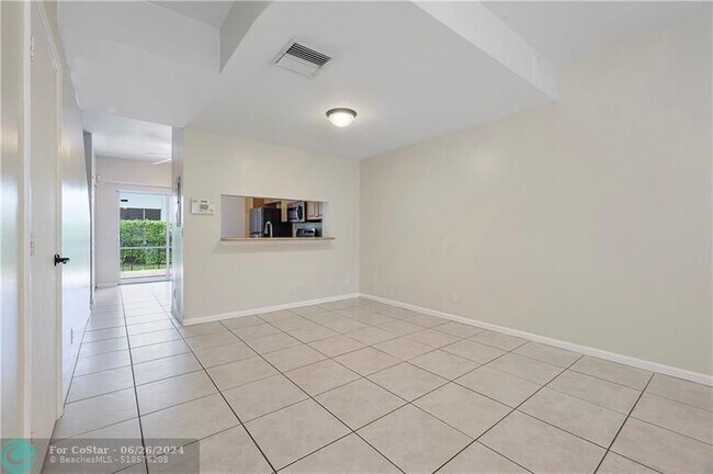 Building Photo - 9834 NW 57th Manor