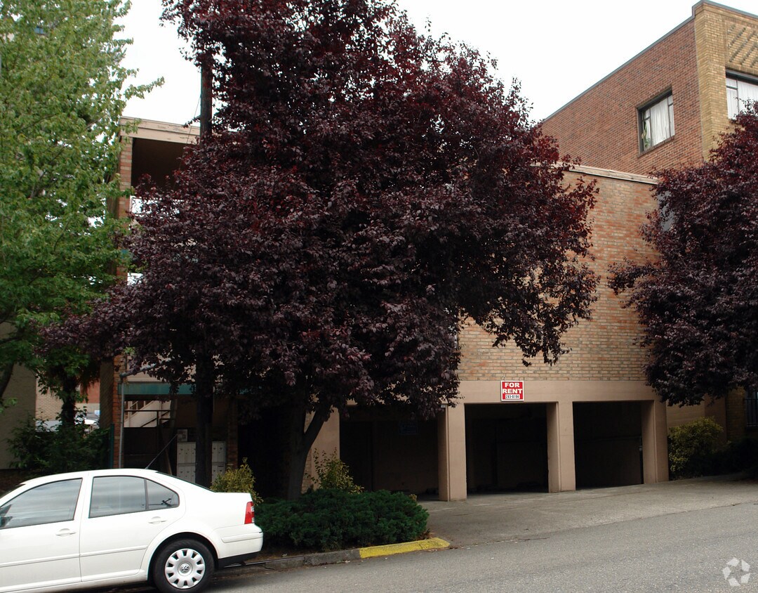 Building Photo - 412 W Mercer St