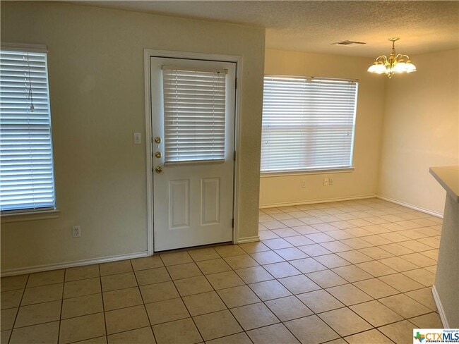 Building Photo - 3014 Green Mountain Dr