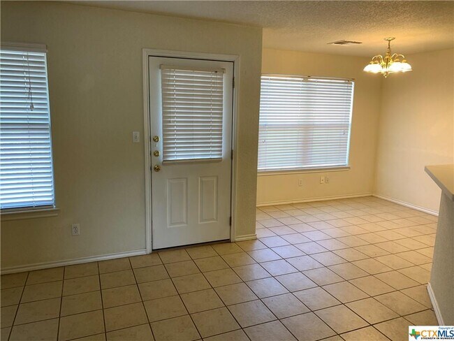 Foto del edificio - 3014 Green Mountain Dr