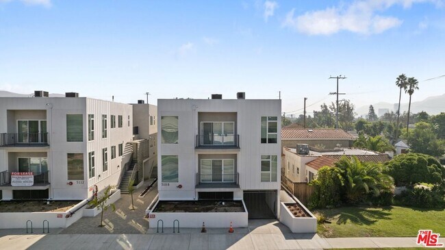 Building Photo - 5112 Cahuenga Blvd