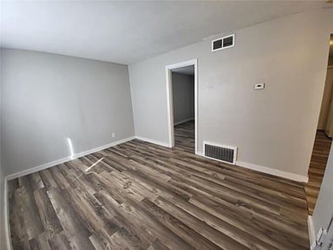 Foto del edificio - 6156 Jackson Ave