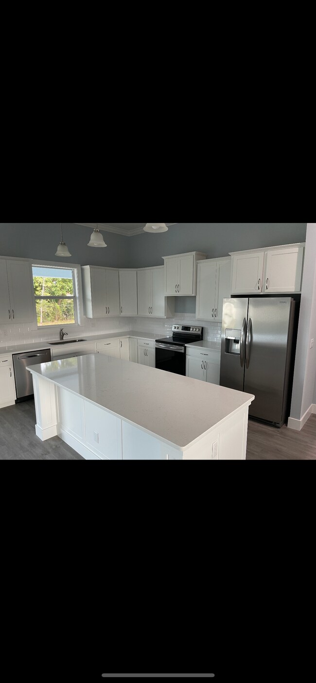 Kitchen - 3621 SW Haines St