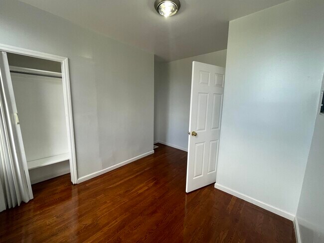 Building Photo - 355 Liberty Ave