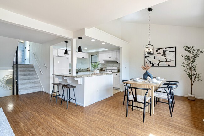 Foto del edificio - 216 168th Ave NE