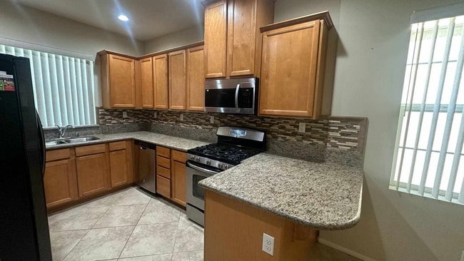 Building Photo - 31757 Paseo Peonia