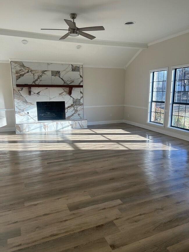 Building Photo - 2002 Bob White Dr