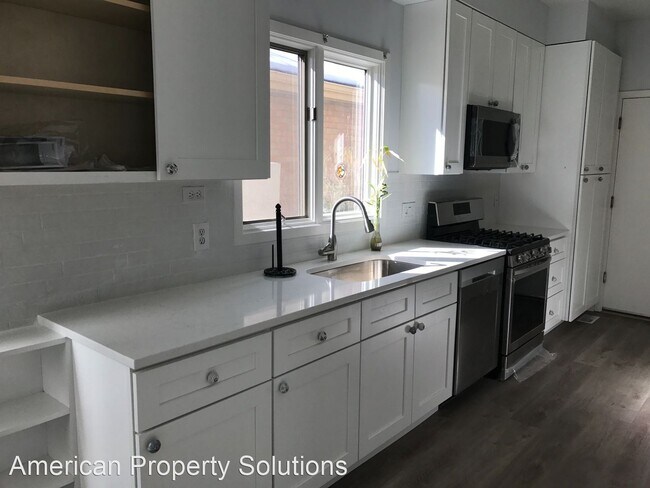 Building Photo - 2 br, 2.5 bath House - 351 Milwaukee St