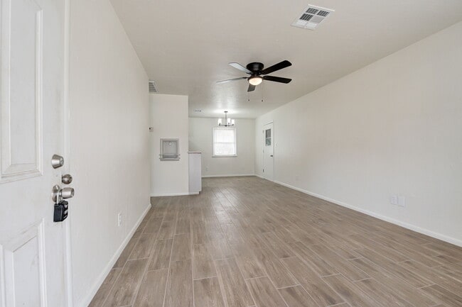 Building Photo - 4704 SE 18th St