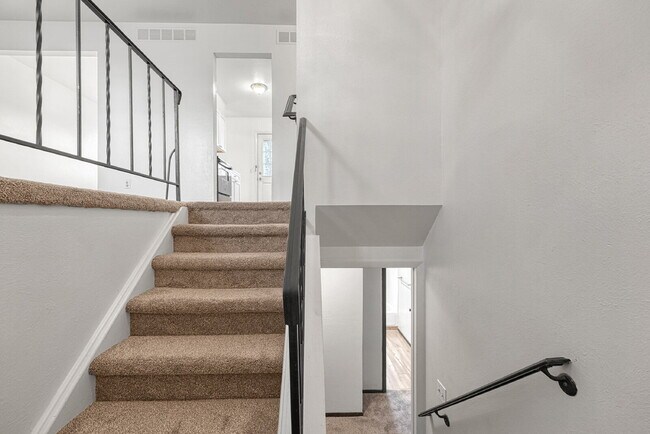 Foto del edificio - $2,495 - 3 Bed, 2 Bath Home in Aurora with...