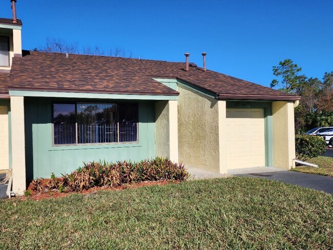 Building Photo - PINE VALLEY 2/2 CONDO, SINGLE STORY, PRIME...