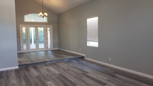 Foto del edificio - 15692 Live Oak Rd