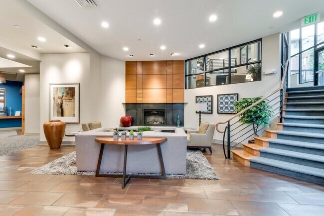 Foto del edificio - Must See Ballard Condo!!!