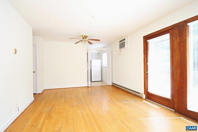 Building Photo - 2114 Ivy Rd
