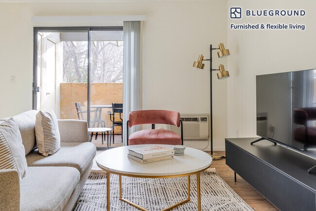 Foto del edificio - 1600 Villa St