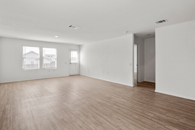 Building Photo - Like New Home In Mission Del Lago