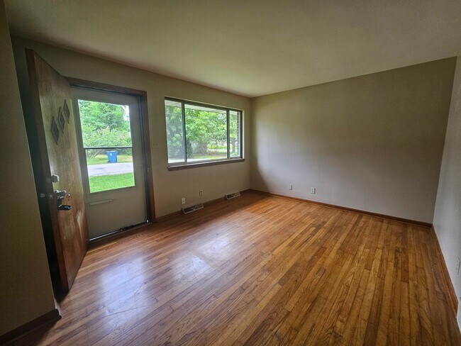 Foto del edificio - 2 Bedroom 1 Bath Duplex Kent.