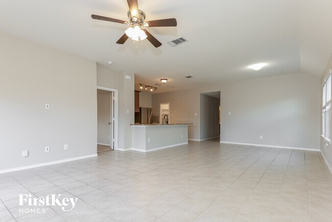 Foto del edificio - 3350 Emerson Rd