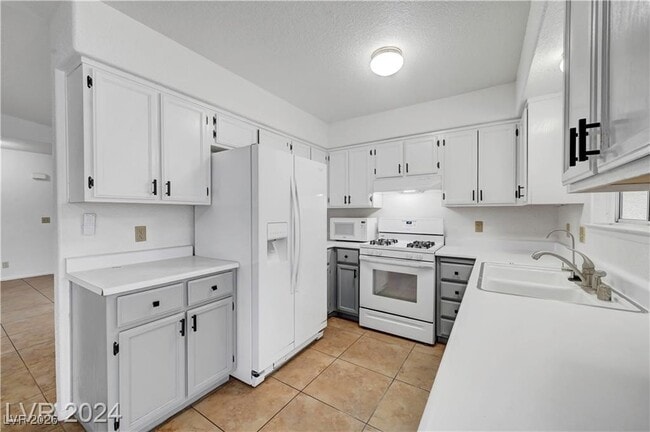 Building Photo - 8061 Draco Cir