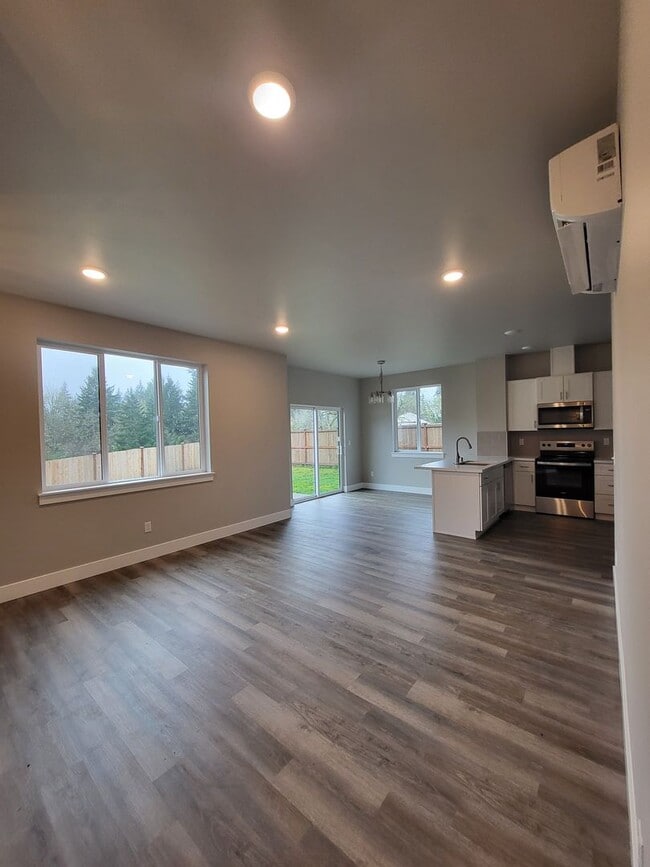 Foto del edificio - 3 Bedroom 2.5 Bath Home in Winlock