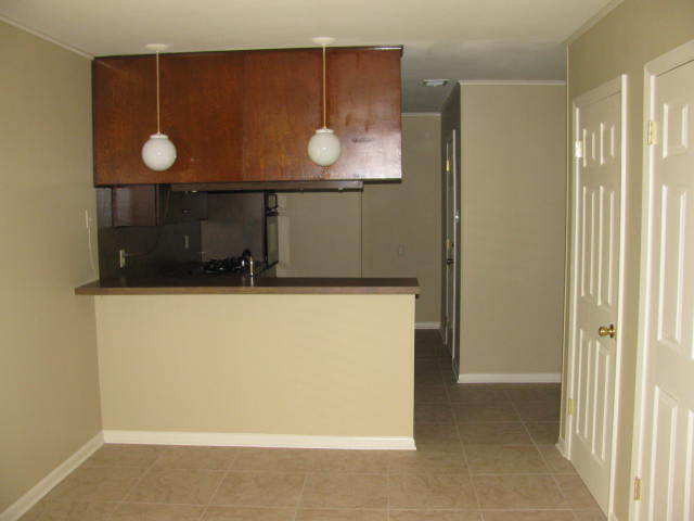 Building Photo - 2005 Glenhaven St