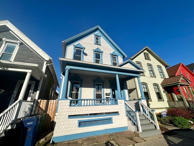 Foto del edificio - 42 Elmwood Ave