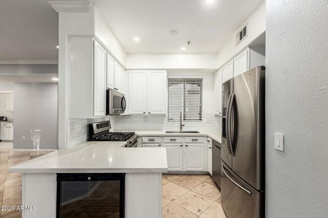 Building Photo - 2992 N Miller Rd