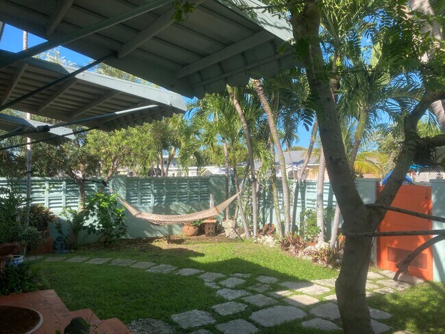 Foto del edificio - 2120 Patterson Ave